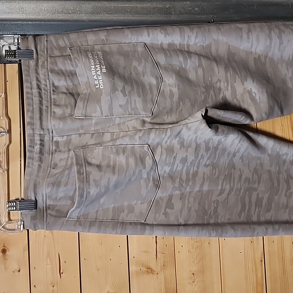 Alphalete Core Joggers Silver Camo - Men's Size Small - Picture 7 of 11